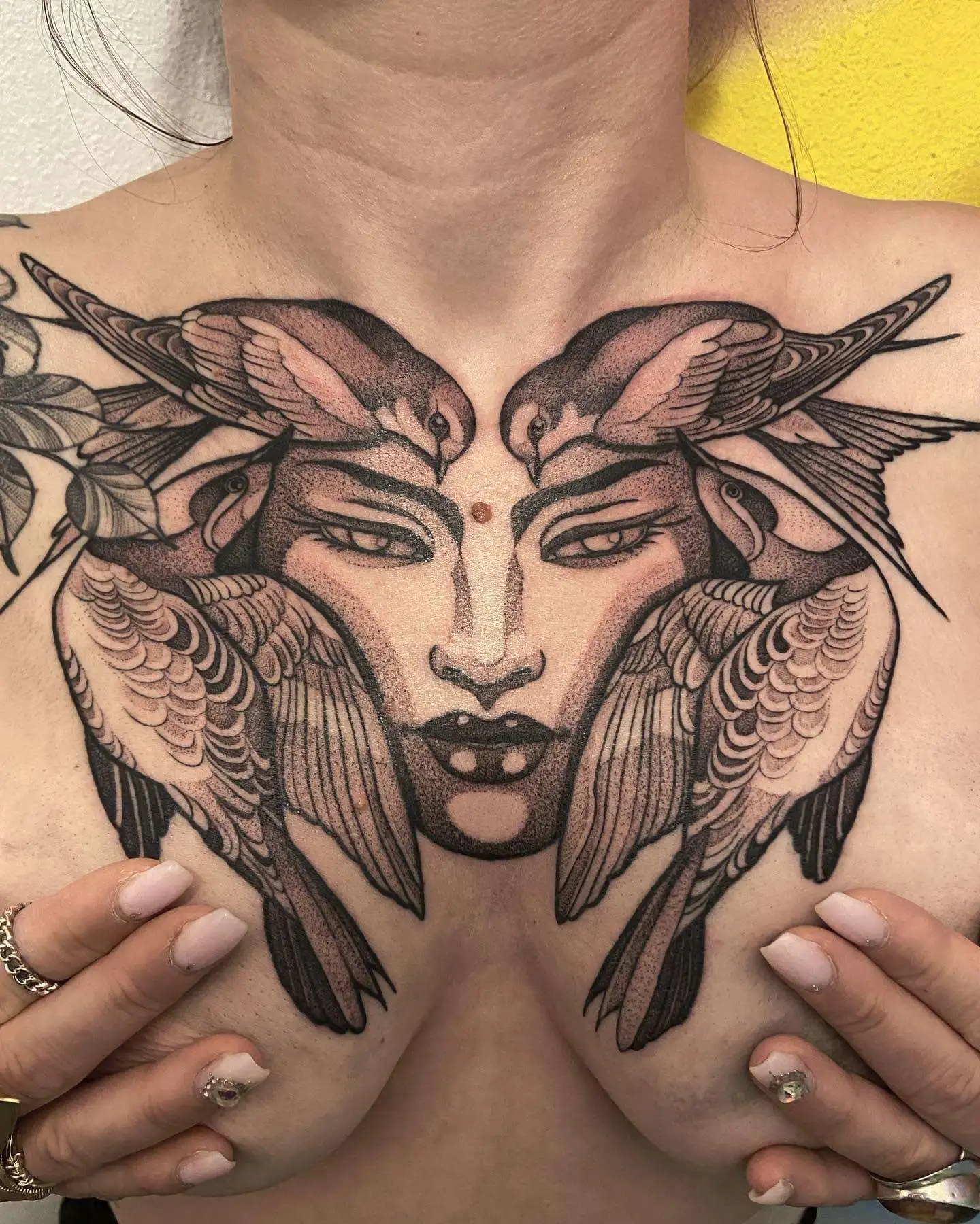 Tatouage par Valentine Antoinette Copyright Calvanostra