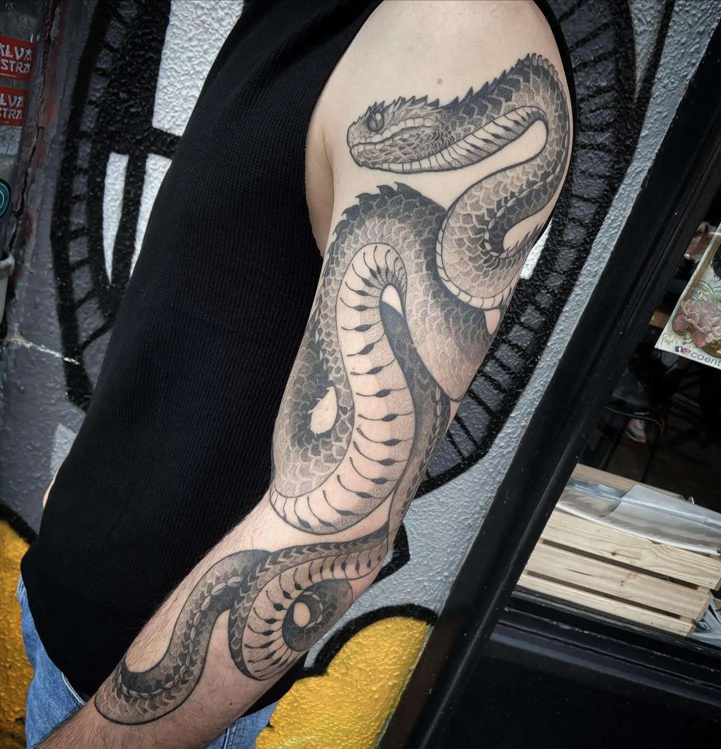 Tatouage par Valentine Antoinette Copyright Calvanostra