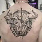 Tatouage par Valentine Antoinette Copyright Calvanostra