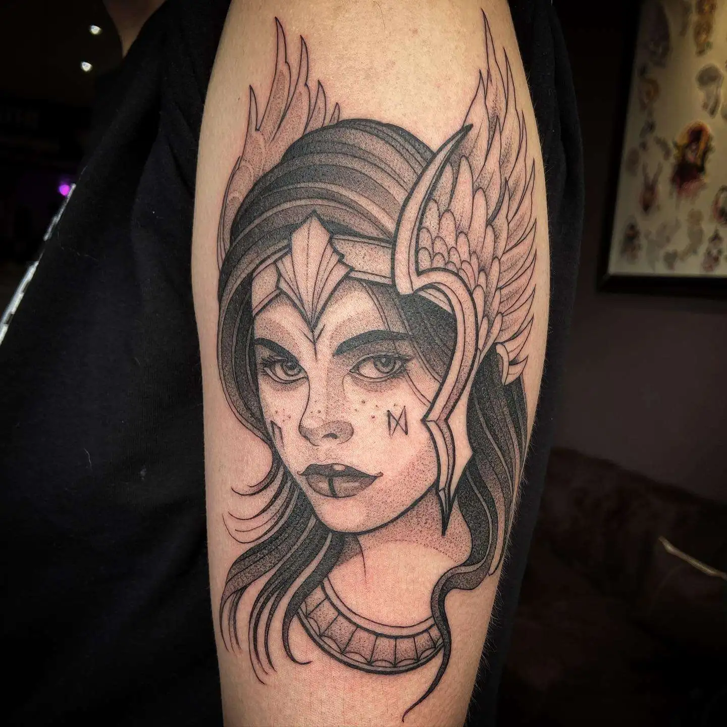 Tatouage par Valentine Antoinette Copyright Calvanostra