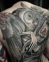 Tatouage par Valentine Antoinette Copyright Calvanostra